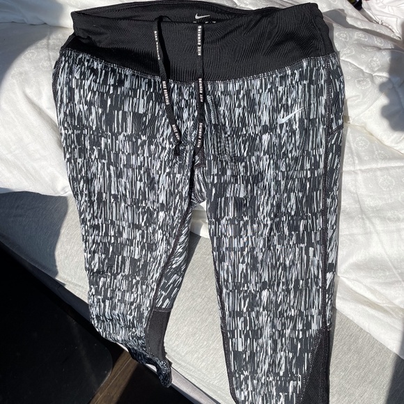 Nike leggings - Picture 1 of 2